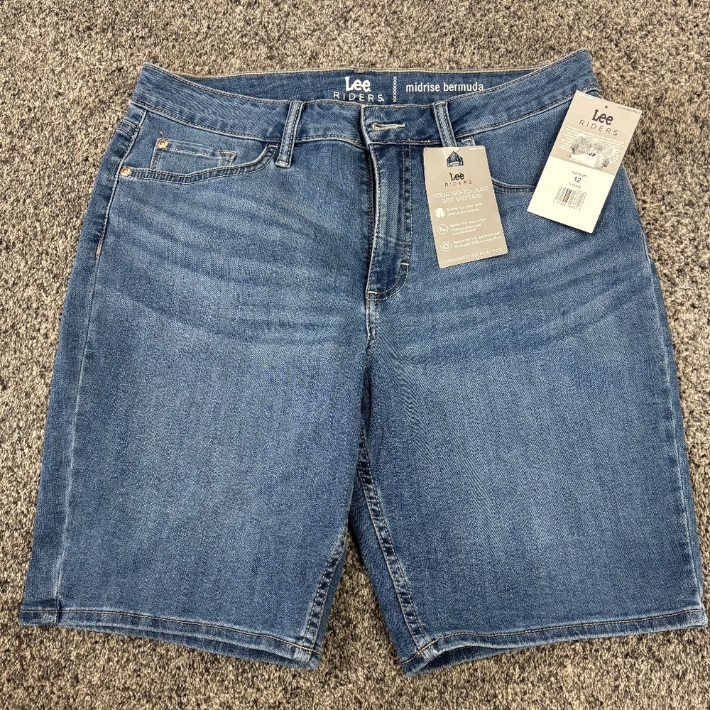 NEW Lee Riders Midrise Bermuda Jean Shorts Size 12